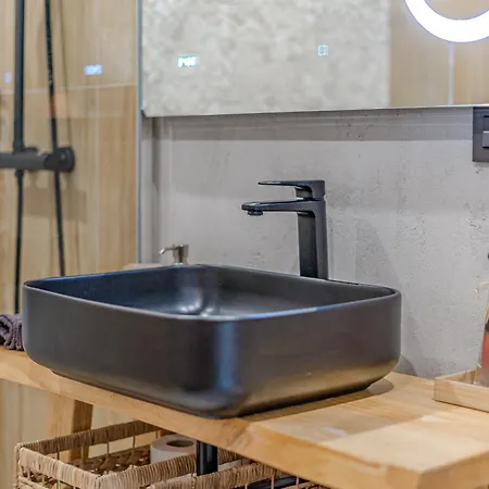 Bali Smart Hi-end Services Media Streaming Costa Adeje (Tenerife)