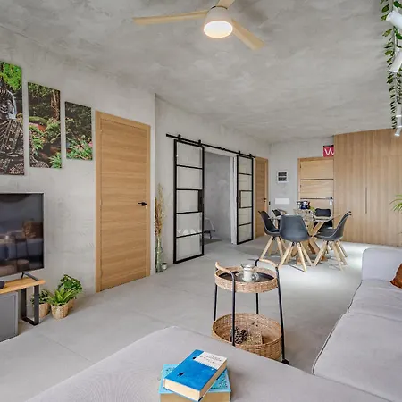 Bali Smart Hi-end Services Media Streaming Адехе