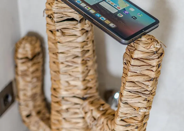 Bali Smart Hi-end Services Media Streaming * アデヘ