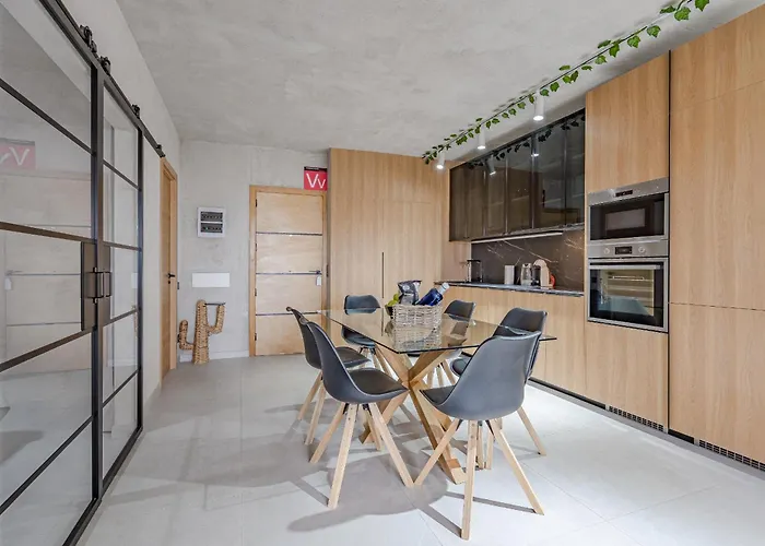 Bali Smart Hi-end Services Media Streaming