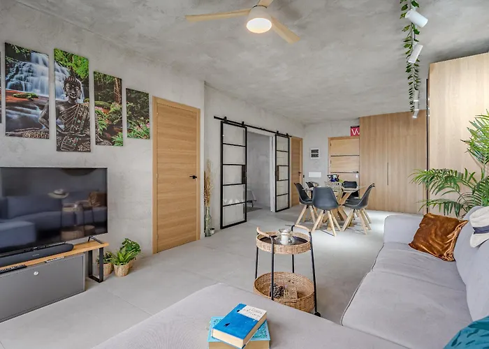 Bali Smart Hi-end Services Media Streaming アデヘ